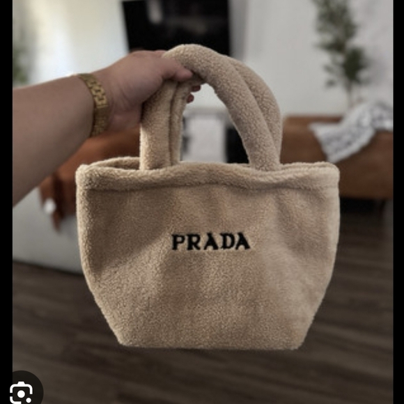 Authentic Prada Brand New Top Handle Tote Bag Teddy/ Sherpa Charcoal Grey GWP - Picture 6 of 8